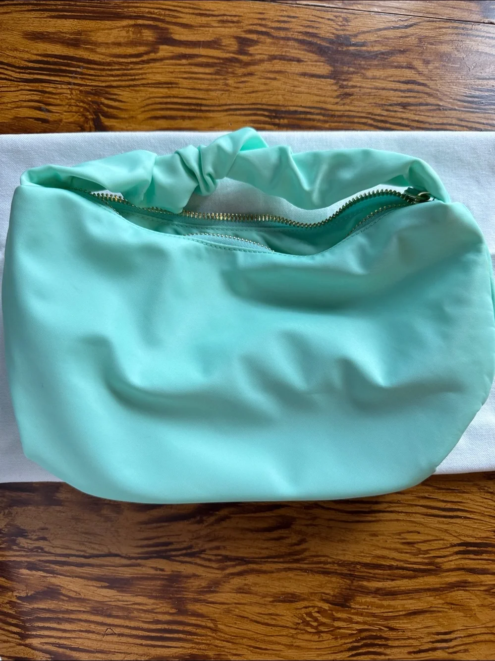Stoney Clover Lane compact mint